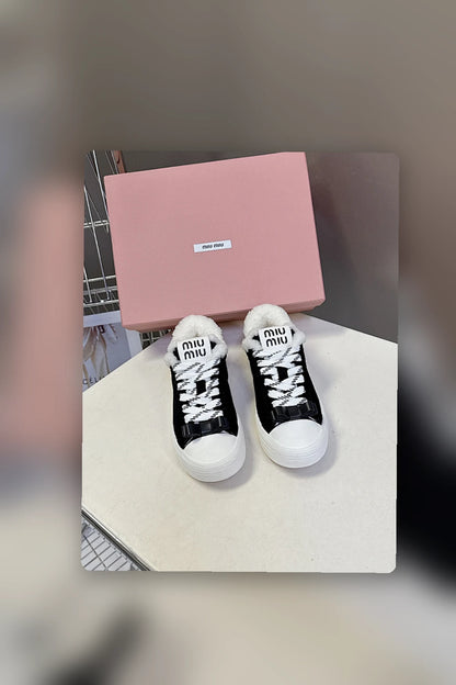 NB - MMU Women Shoes - 718