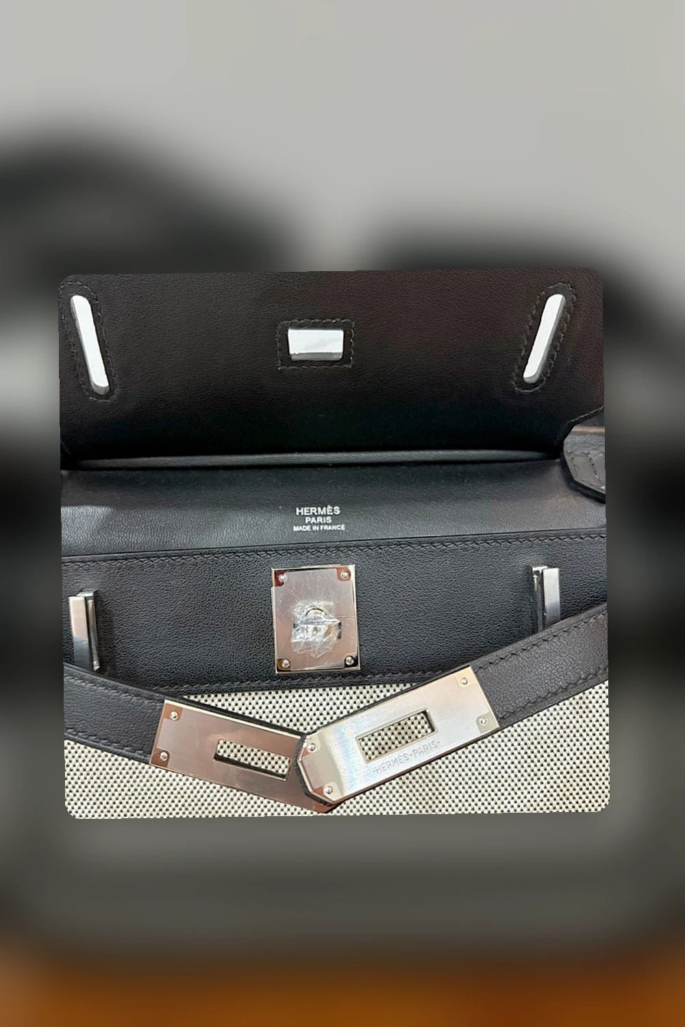 NB - HMS Bag - 1694