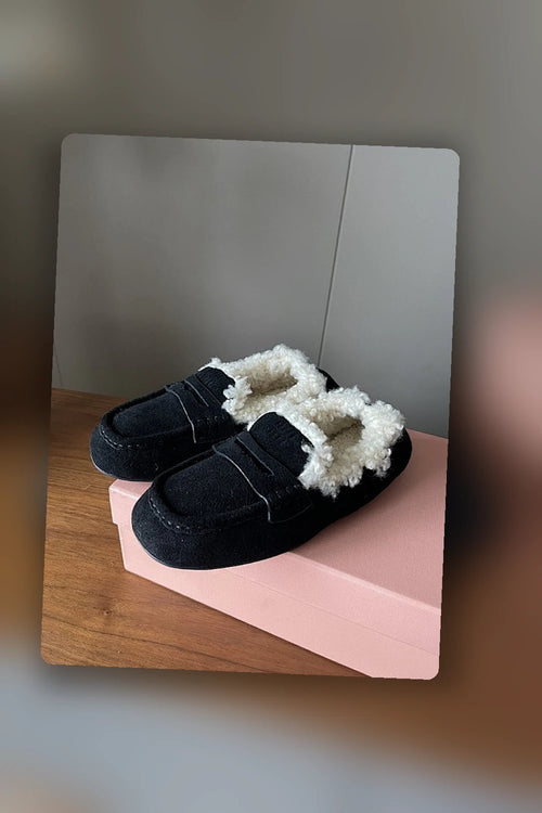NB - MMU Women Shoes - 696