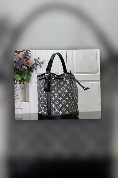 NB - LOV Bag - 1917
