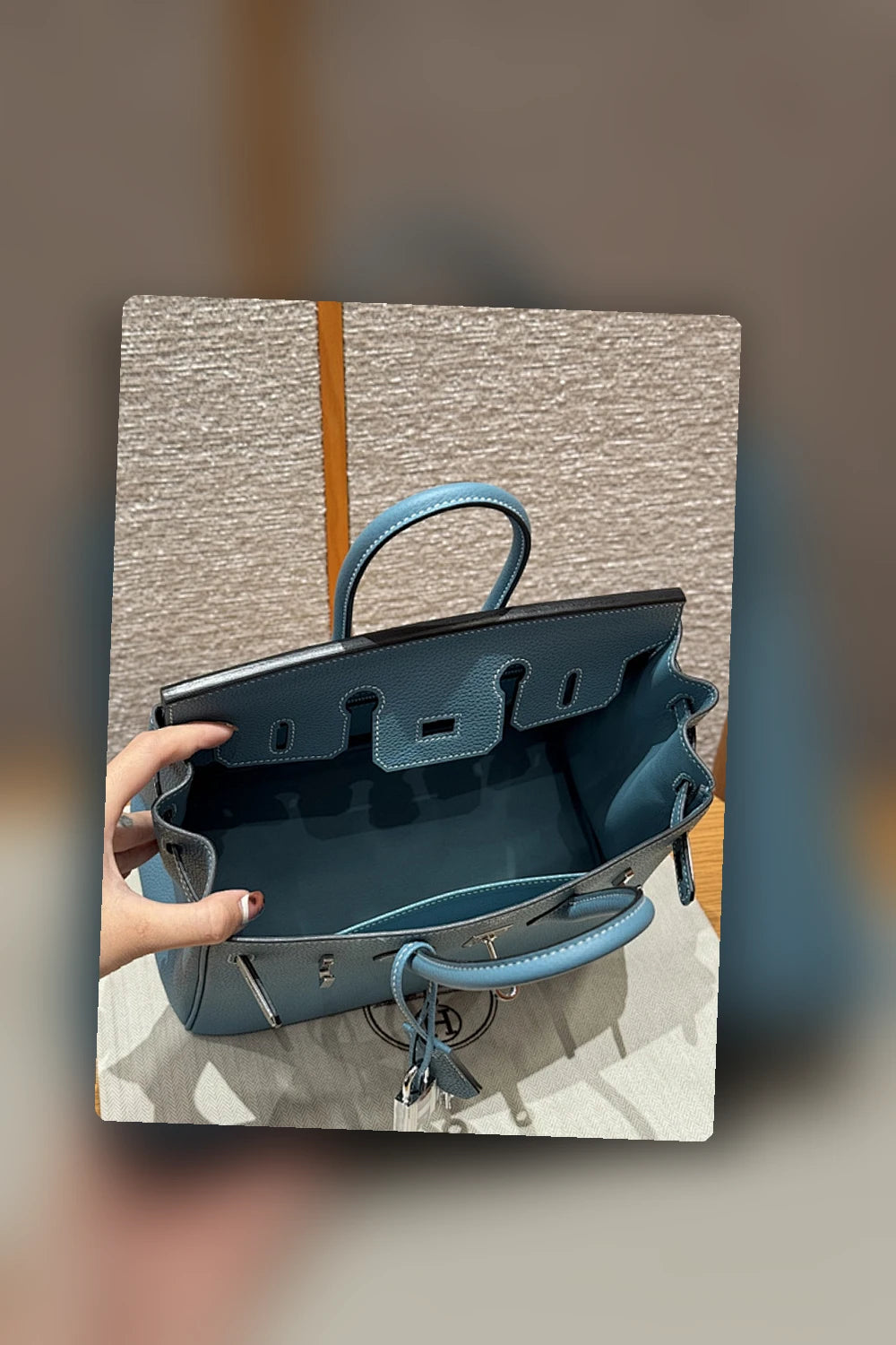 NB - HMS Bag - 1561