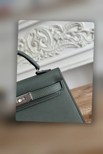 NB - HMS Bag - 832