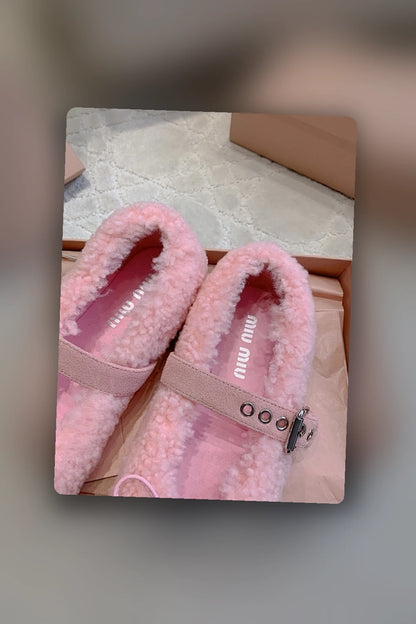 NB - MMU Women Shoes - 552