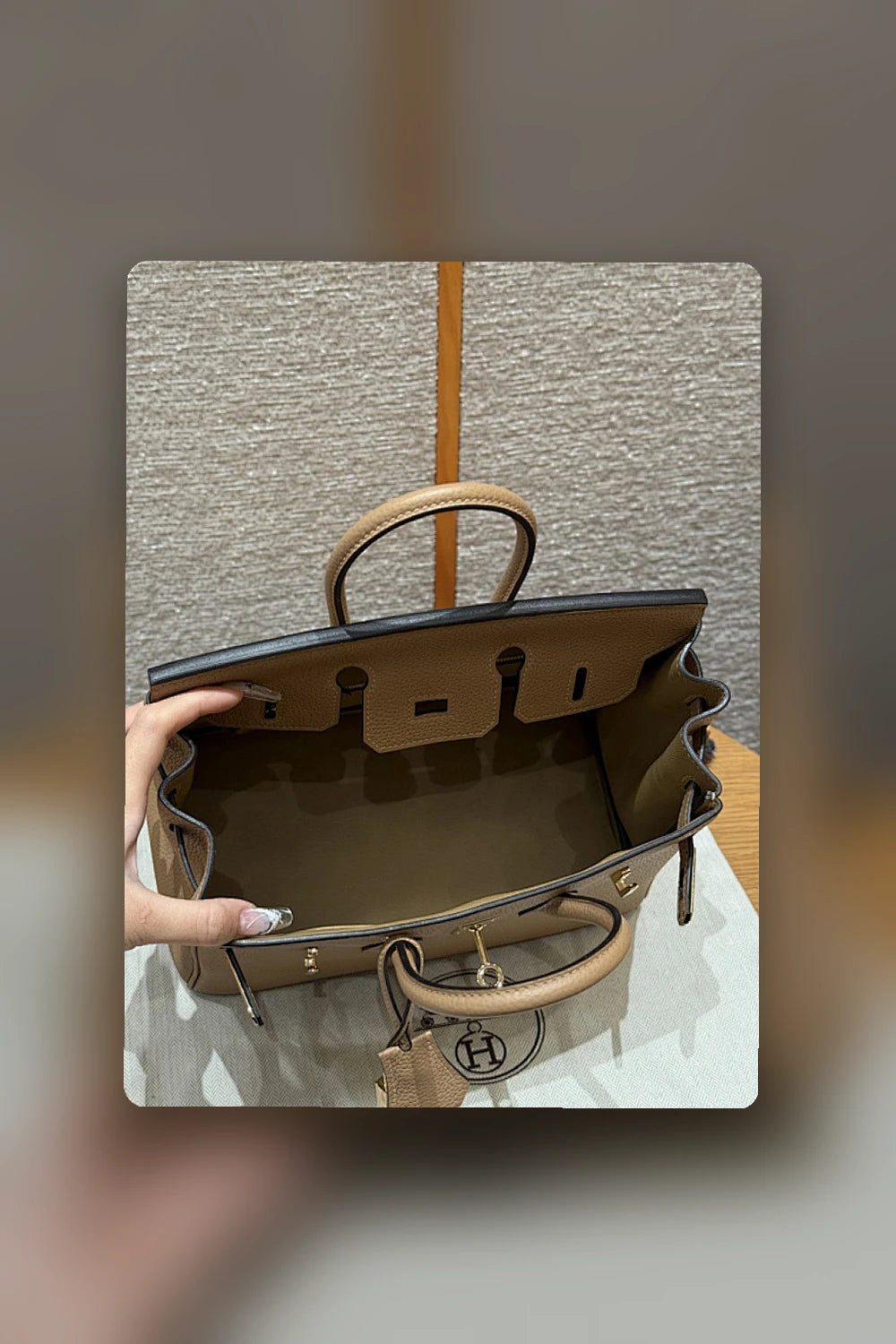 NB - HMS Bag - 1562