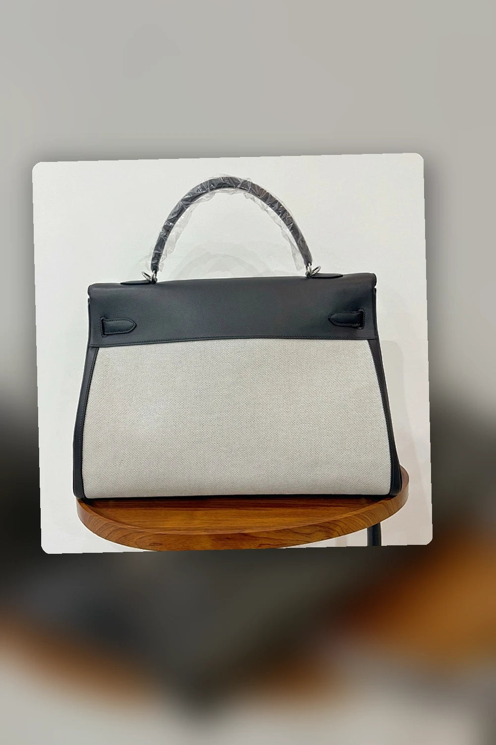 NB - HMS Bag - 1691