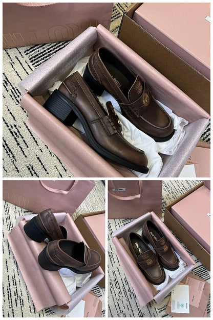 NB - MMU Women Shoes - 301
