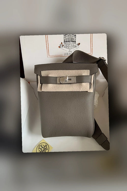 NB - HMS Bag - 1353