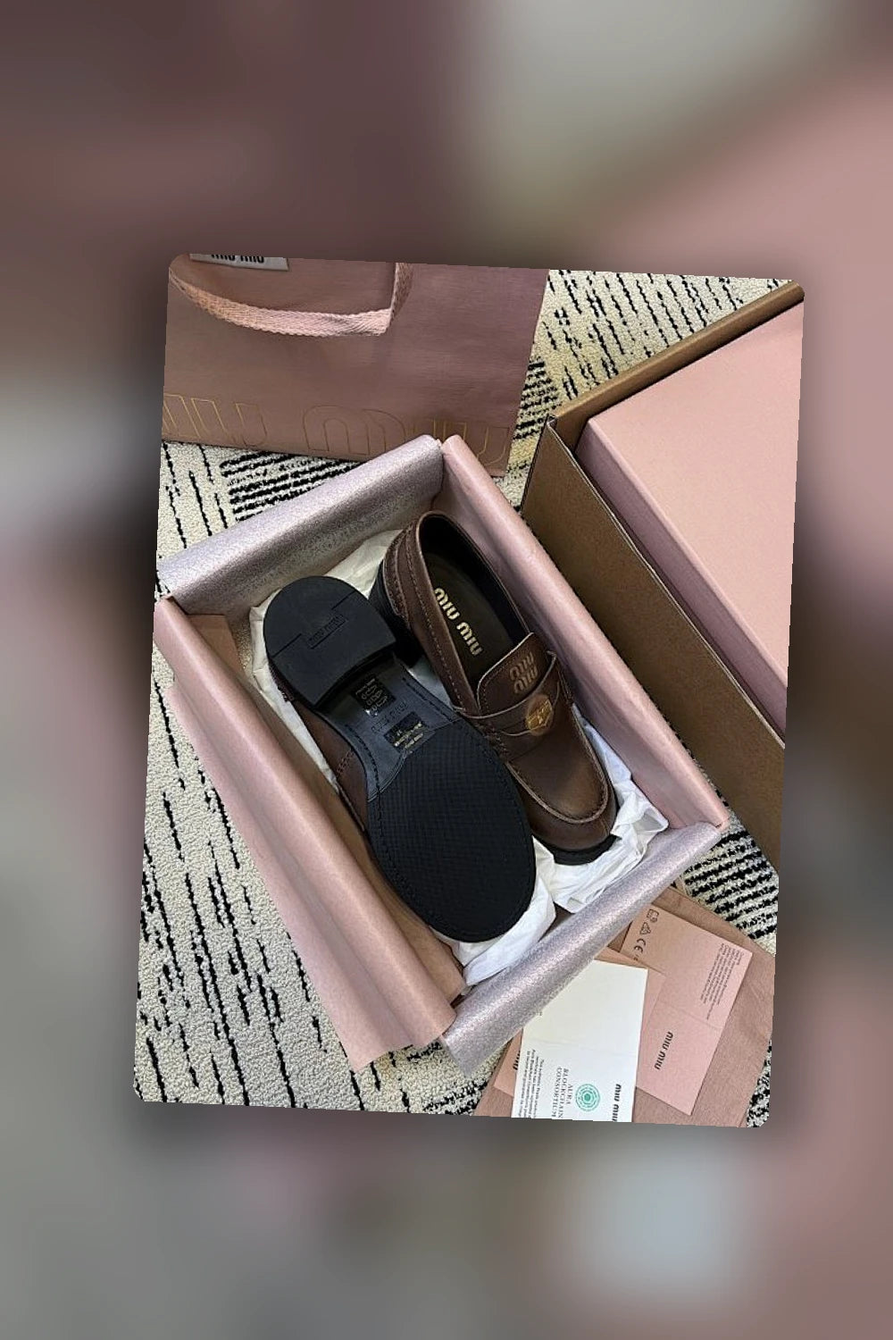 NB - MMU Women Shoes - 301