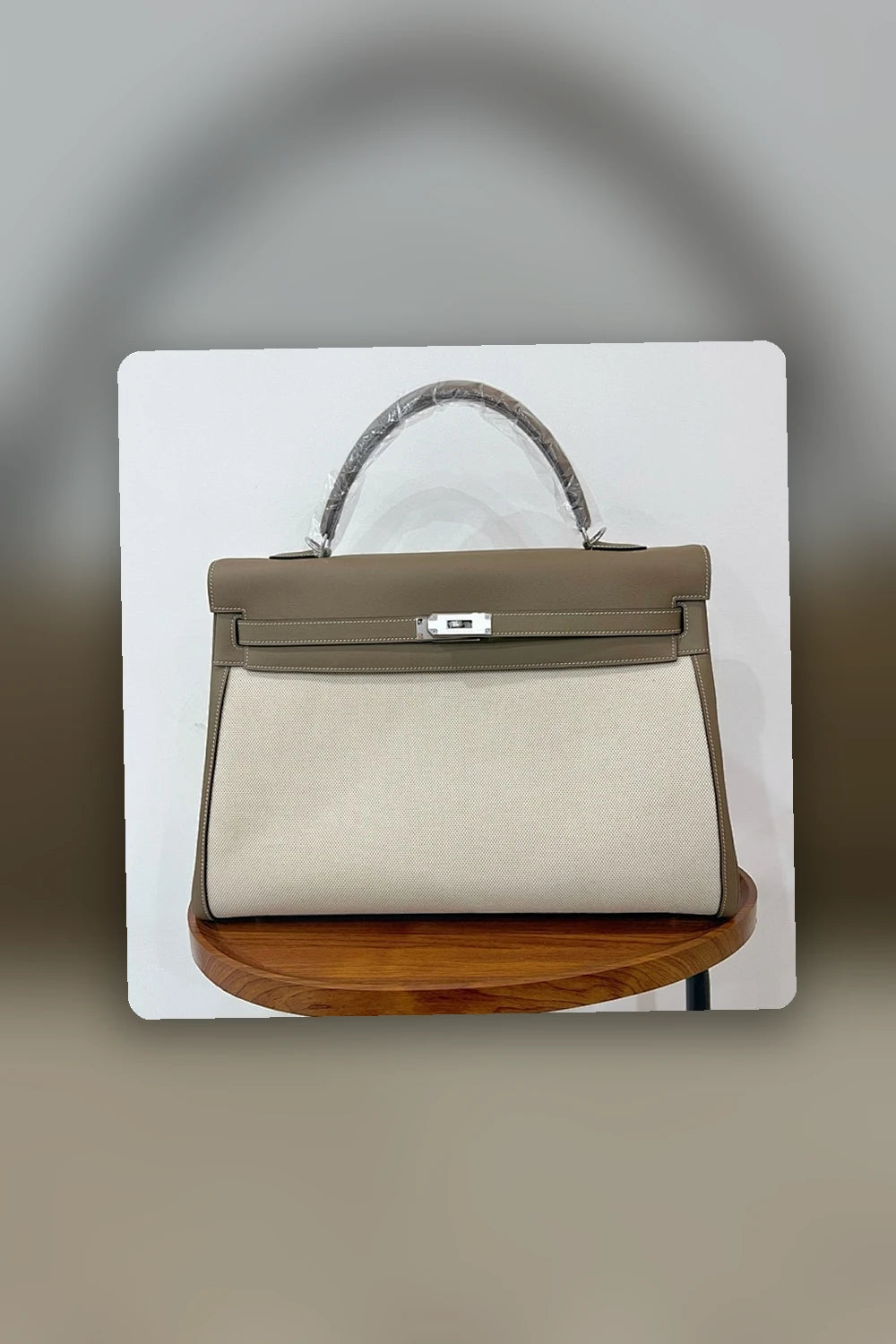 NB - HMS Bag - 1693