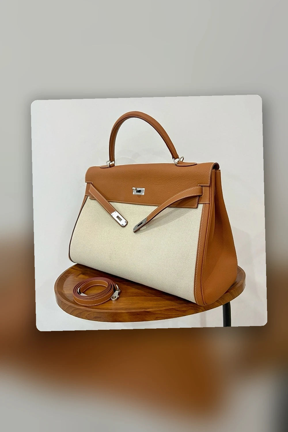 NB - HMS Bag - 1690