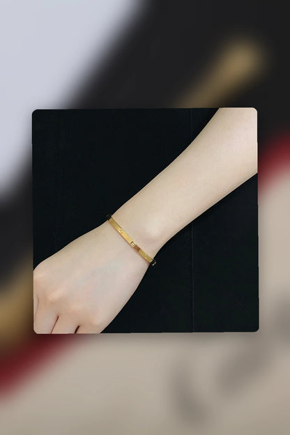 NB - CRA Jewelry - 241