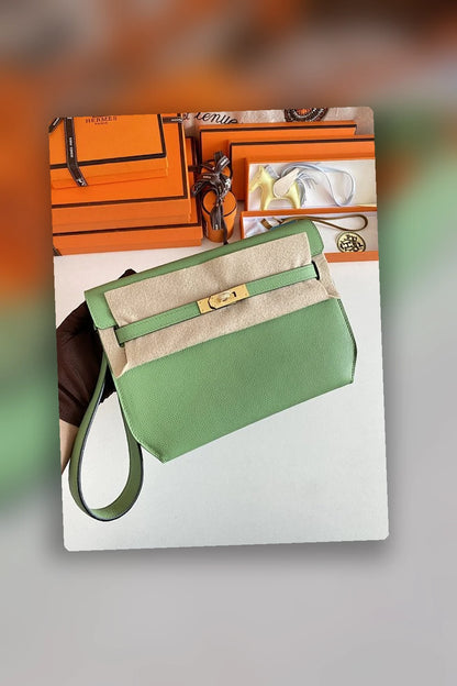 NB - HMS Bag - 1072