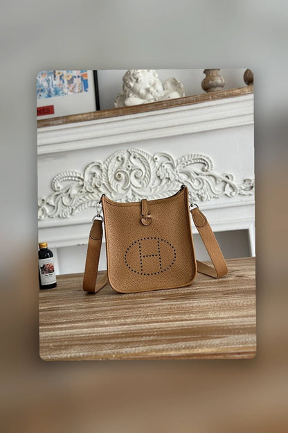 NB - HMS Bag - 1017