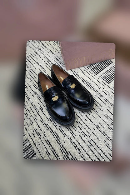 NB - MMU Women Shoes - 304