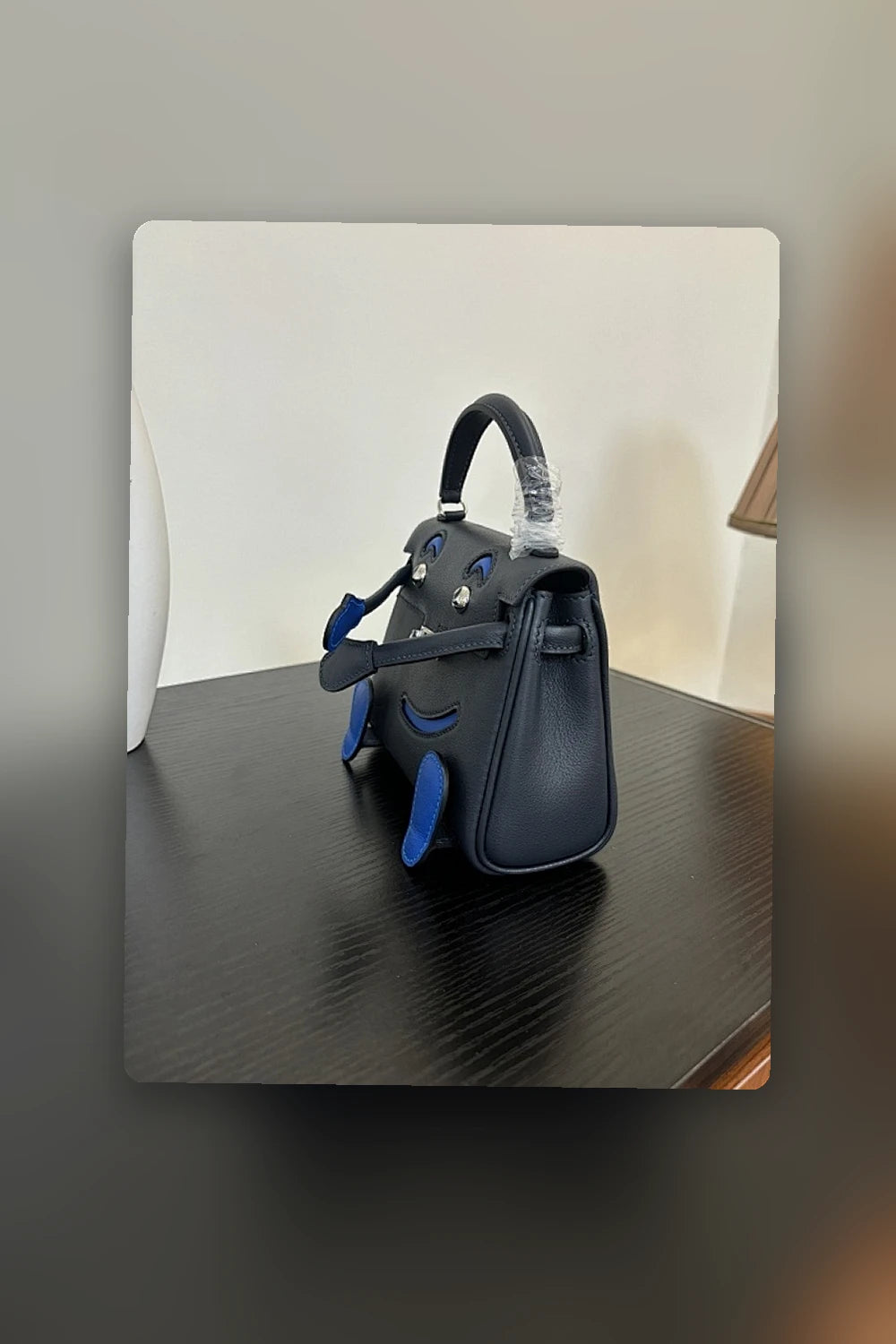 NB - HMS Bag - 091